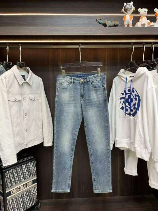 Picture of LV Jeans Long _SKULVsz29-388qx11811657
